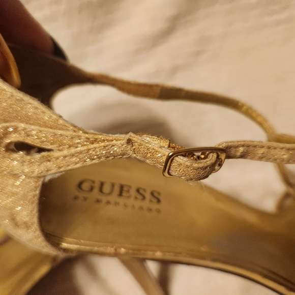 Gold Sparkle Guess Heels sz 10 T straps - Picture 9 of 11